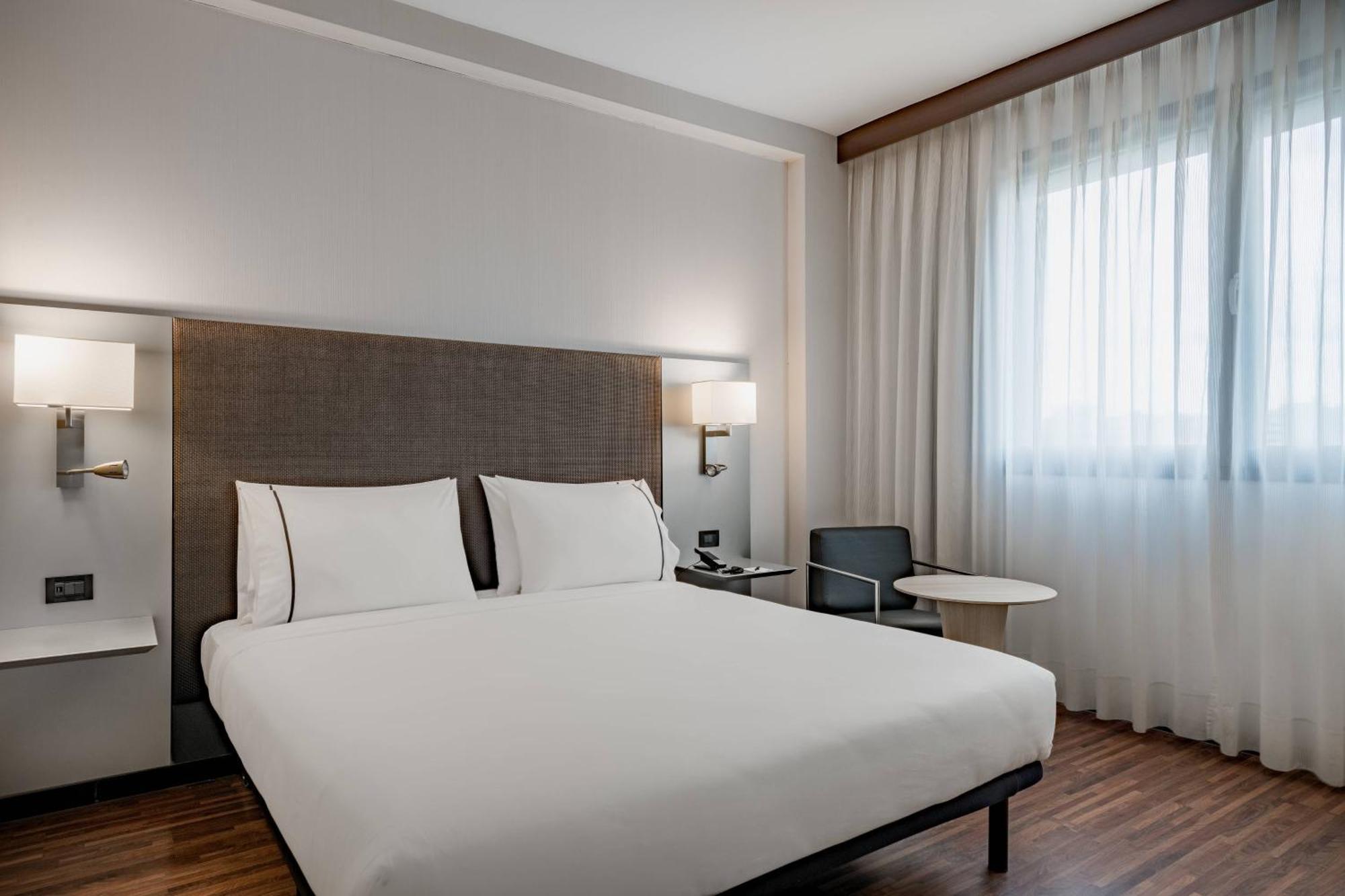 Ac Hotel Bologna By Marriott Exterior photo